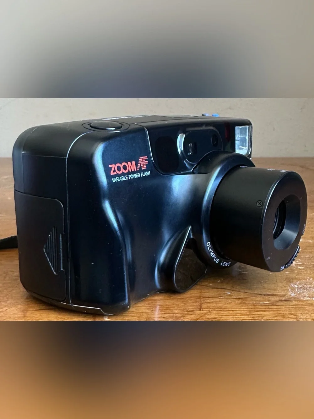 Olympus Infinity Zoom210 Variable Power Flash Compact Zoom Auto Focus Camera